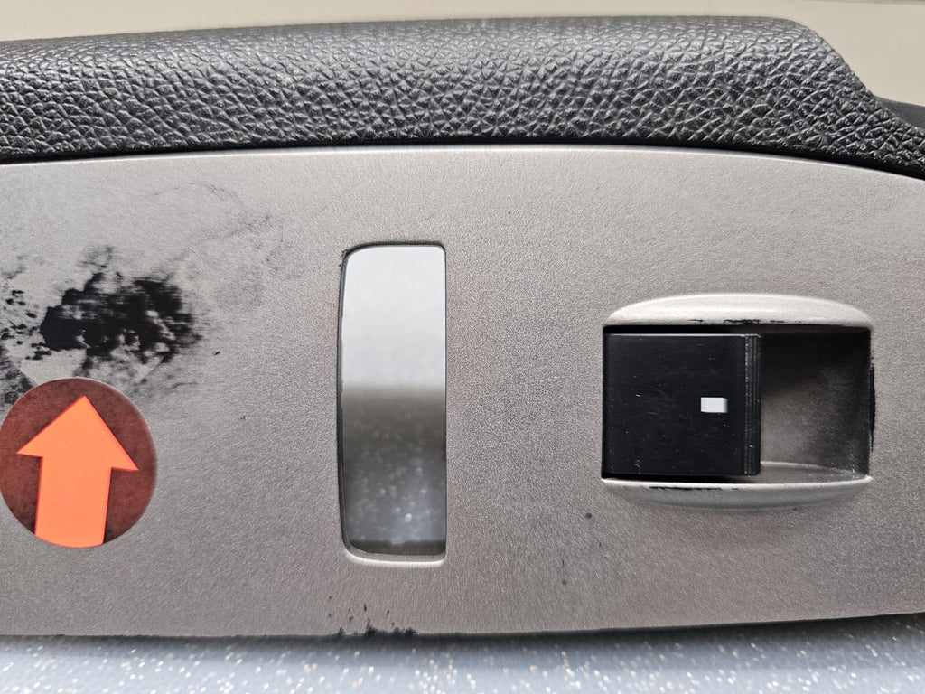 07-10 CHEVY SILVERADO GMC PASSENGER RIGHT SIDE POWER WINDOW SWITCH SILVER WS47