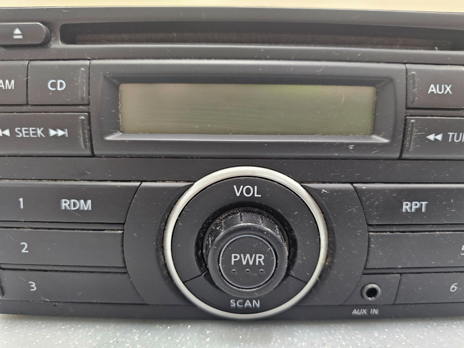 🔥12-14 Nissan Versa Dash AM FM AUX Radio CD Player Receiver Audio Display OEM