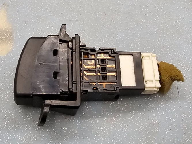 🔥00-04 SUBARU OUTBACK SEDAN 4-DR EMERGENCY HAZARD CONTROL FLASHER SWITCH BUTTON