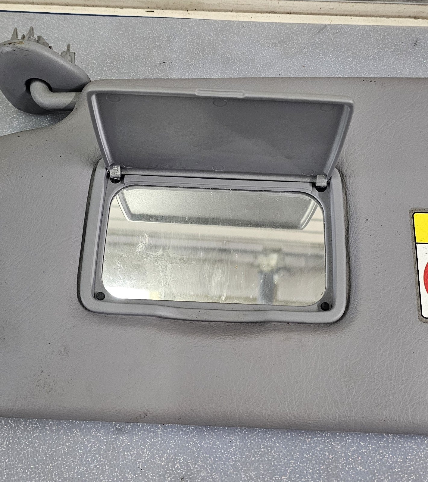 🔥02-04 Honda CR-V Front Left Driver Master Sun Visor Sun Shade GRAY OEM