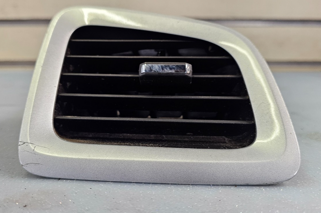 🔥10-17 TERRAIN DASH LEFT DRIVER AC A/C HVAC Outer AIR VENT HEATER TRIM SILVER