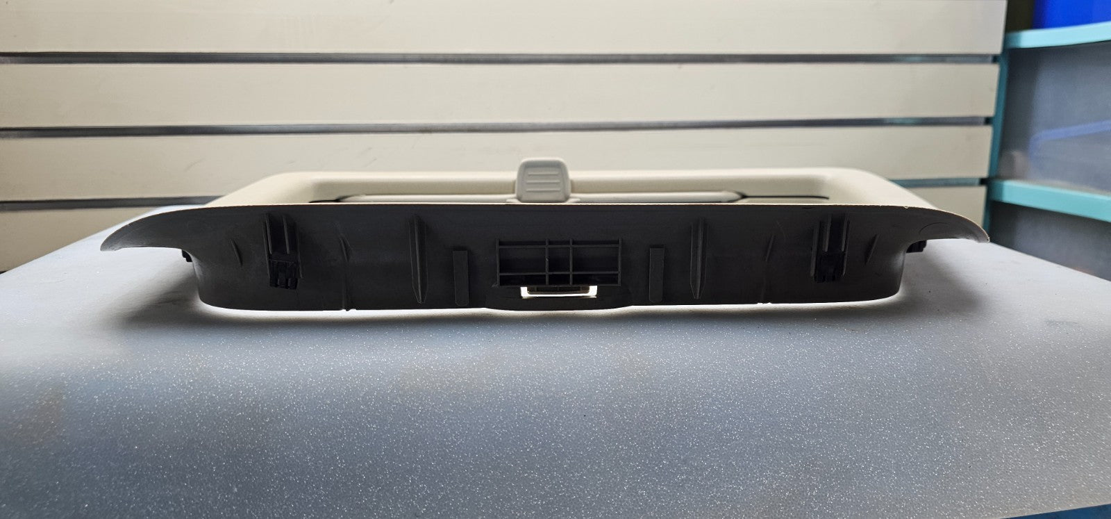 🔥06-09 Jeep Commander Right Passenger Side Rear Window Trim Molding Panel TAN 