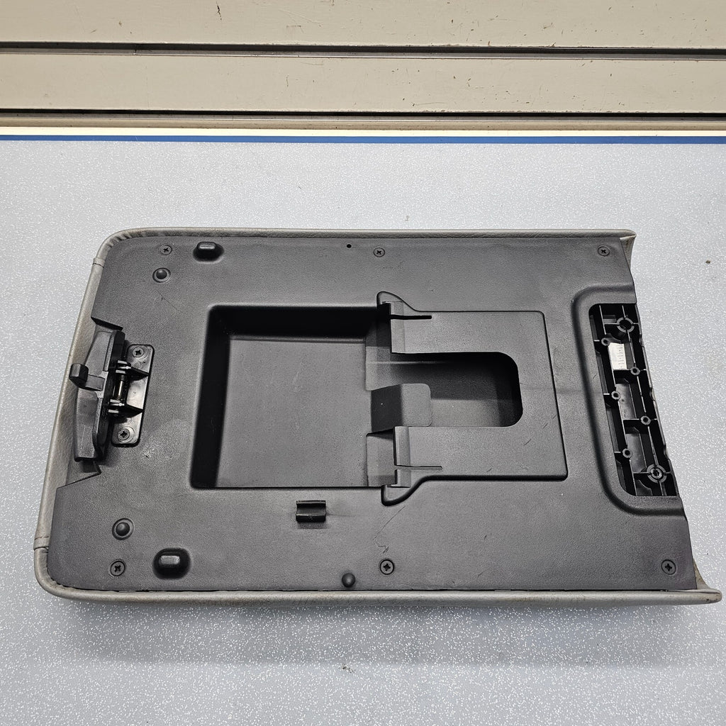 03-06 EXPEDITION Center Console Arm Rest Storage Cover Top Pad Lid Assembly Gray