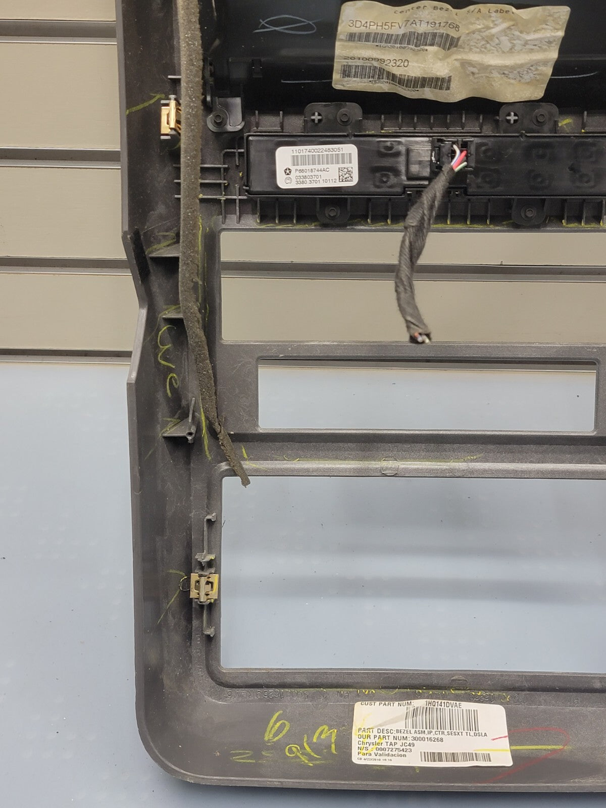 🔥2009-2010 DODGE JOURNEY DASH RADIO TRIM BEZEL OEM silver