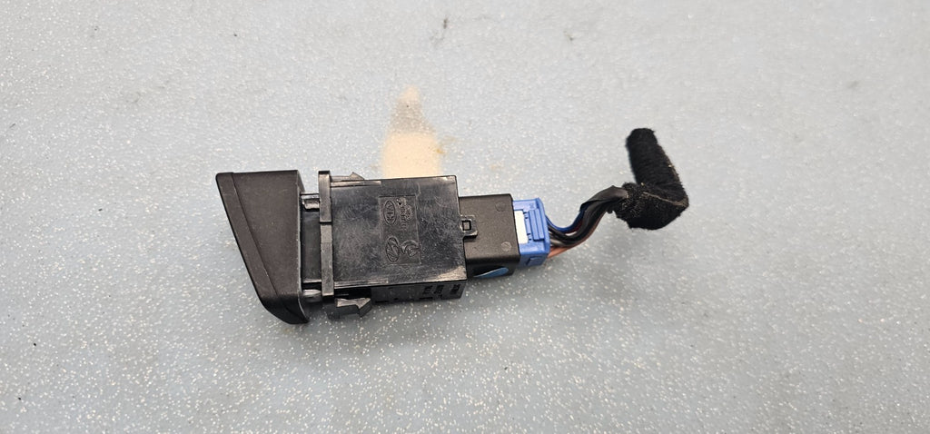 🔥05-06 Hyundai Tucson Rear Defrosted Defroster Heater Control Switch Button