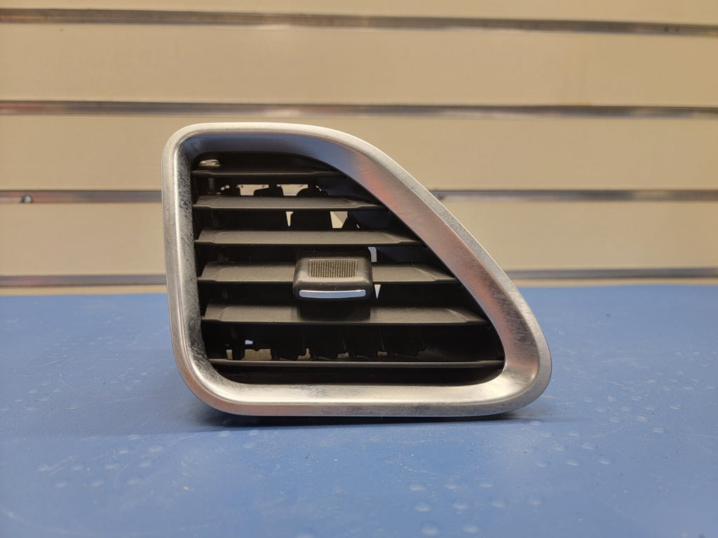 2011 - 2014 CHRYSLER 200 AC HEATER AIR VENT GRILLE DASHBOARD DRIVER LEFT silver