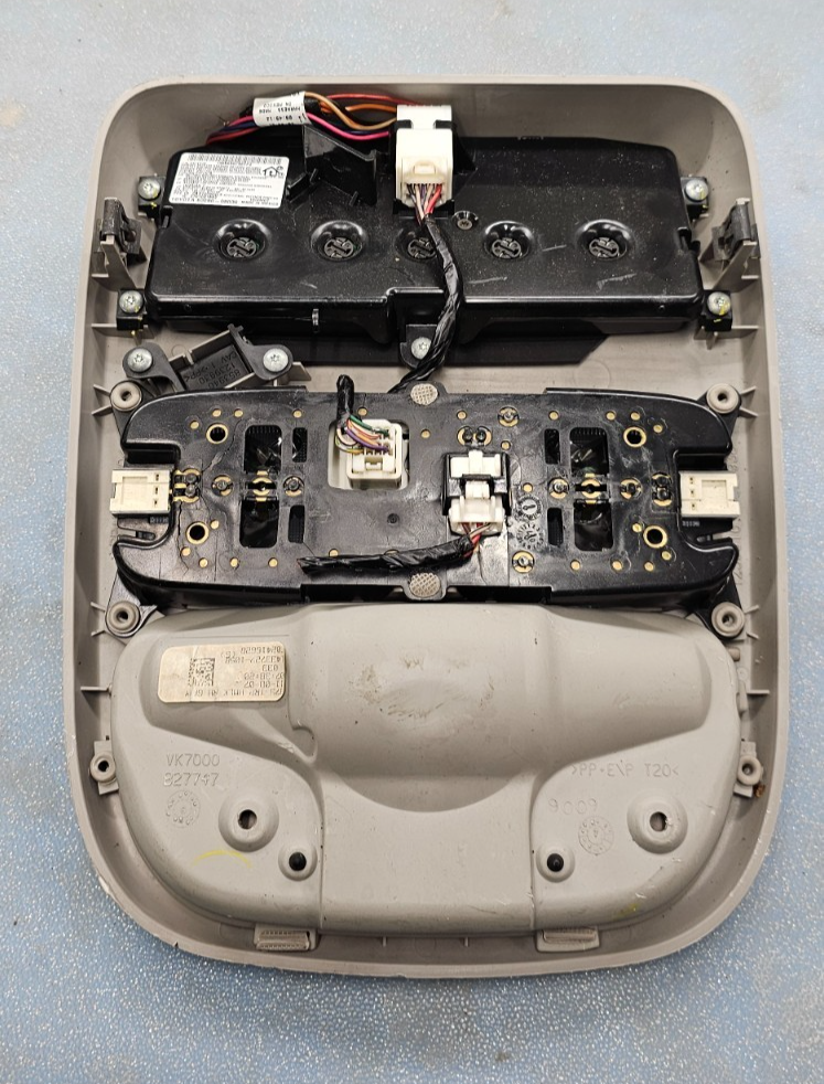 🔥04-10 Toyota Sienna Overhead Console Dome Map Light Storage Assembly LT GRAY