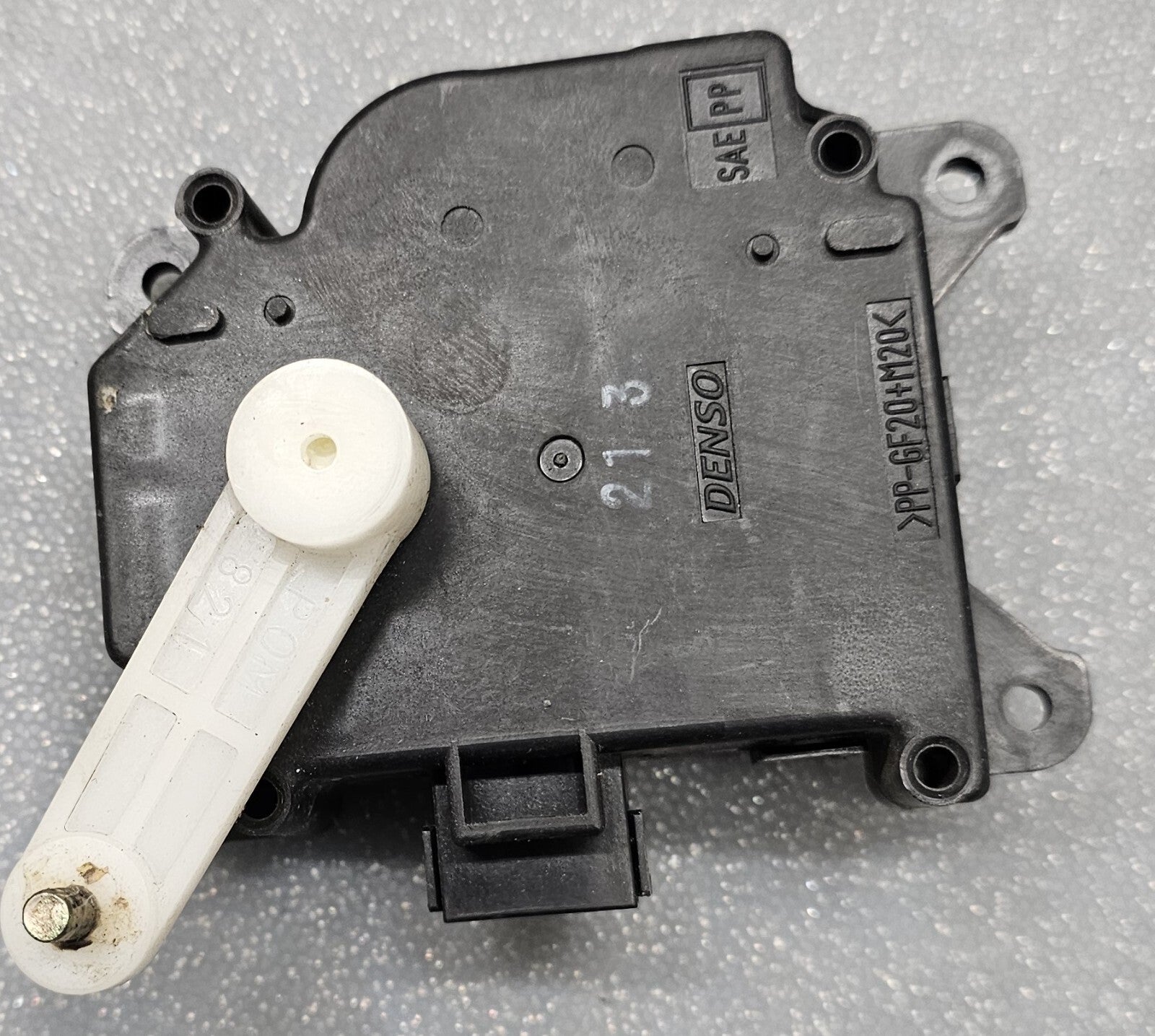 🔥00-04 Toyota Avalon left actuator OEM