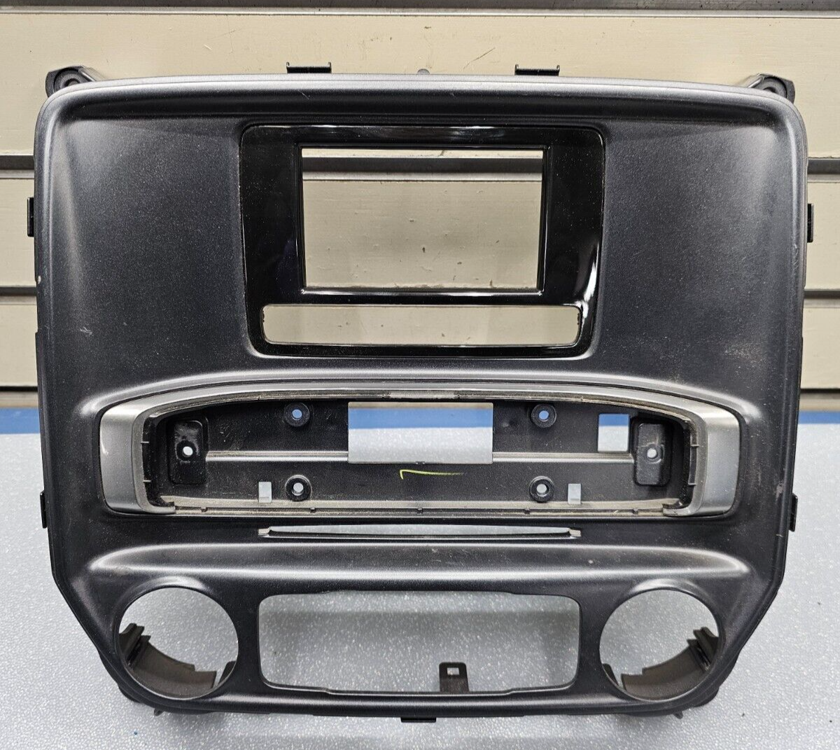 🔥14-20 Silverado Sierra Dash Radio Audio Equipment Stereo Climate Bezel Black