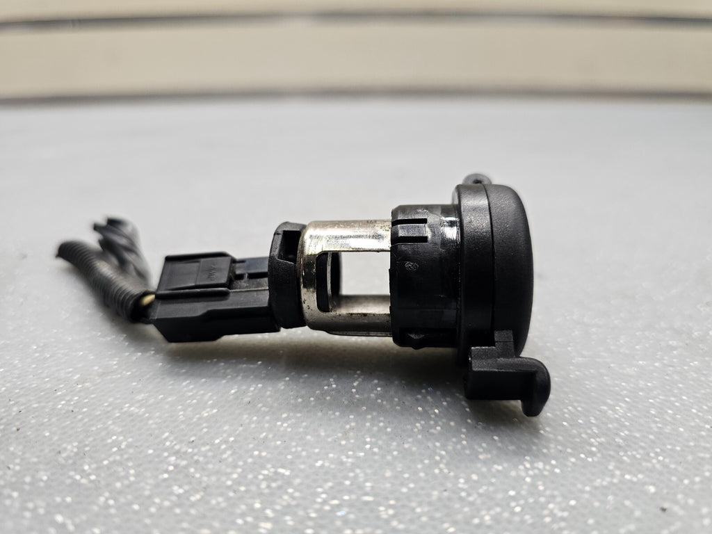 🔥2003-2011 Honda Element OEM Rear 12V Charging Outlet Accessory 120 Watt Socket