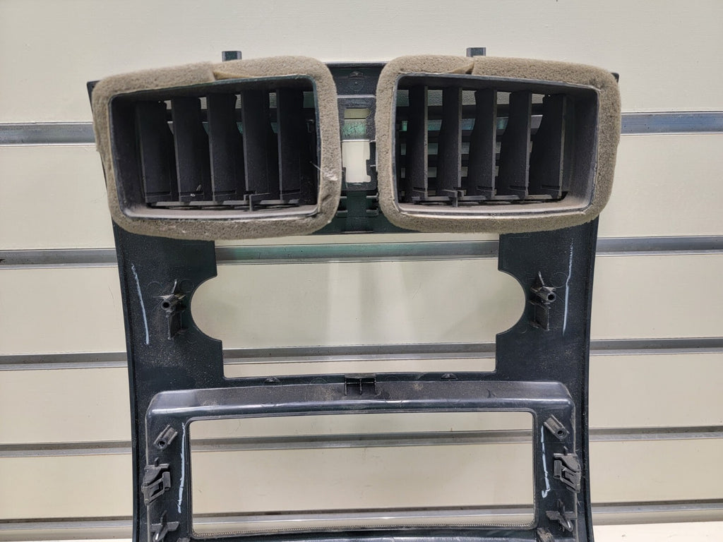 05-07 Dodge DAKOTA Center Dash RADIO BEZEL AC Vents Trim Carbon Silver B12