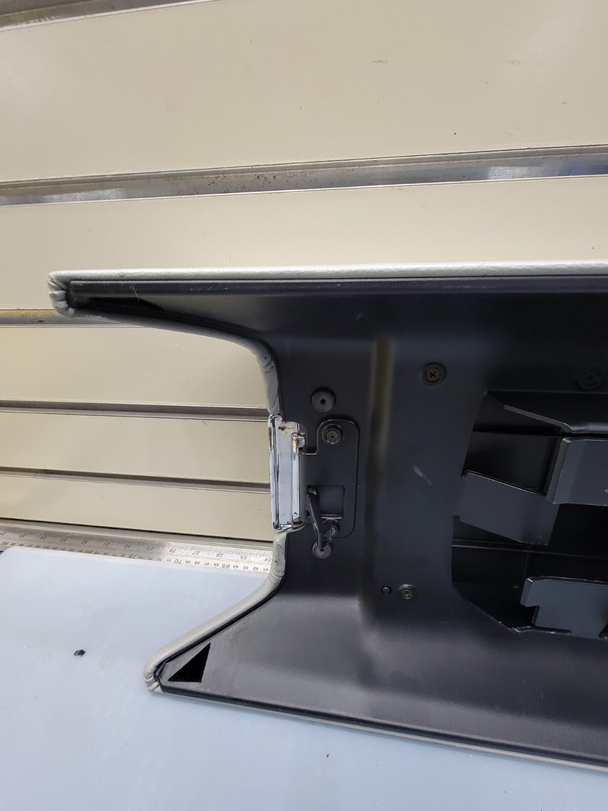🔥03-06 Lincoln Navigator Center Console Lid Armrest Dove Leather Light Gray L18
