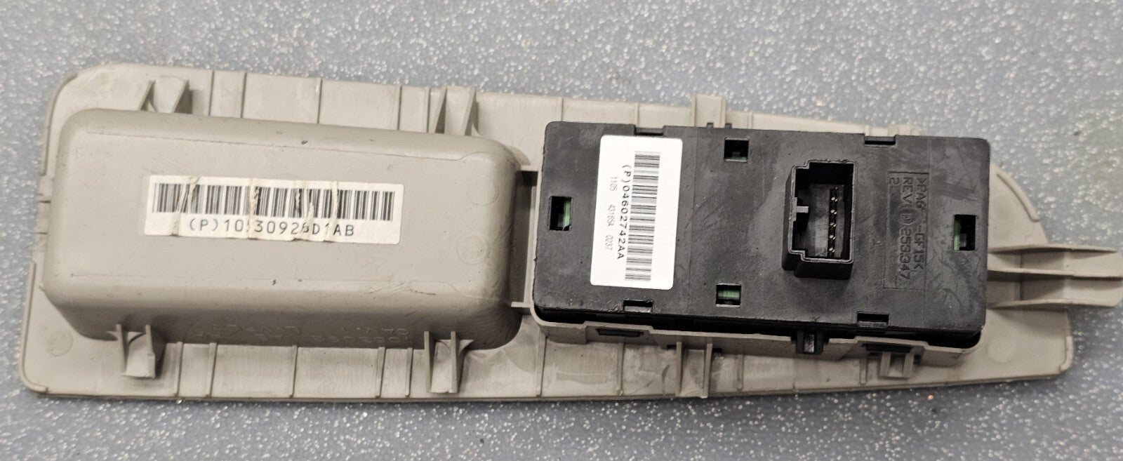 🔥05-10 JEEP Grand Cherokee Commander Right Passenger Power Window Switch LT Tan