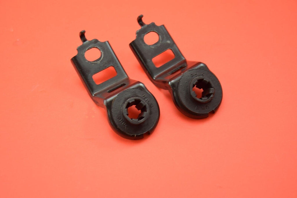 03-08 TOYOTA COROLLA TOP RADIATOR MOUNT BRACKETS GROMMENTS PAIR JC471 /TC