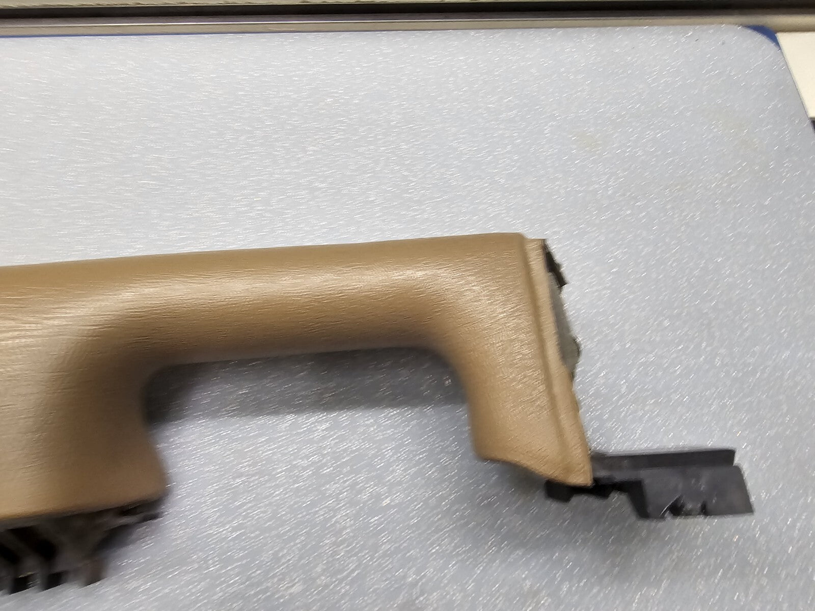 99-02 Chevrolet GMC Silverado Tahoe Front Right Door Armrest Handle Dark Tan H1