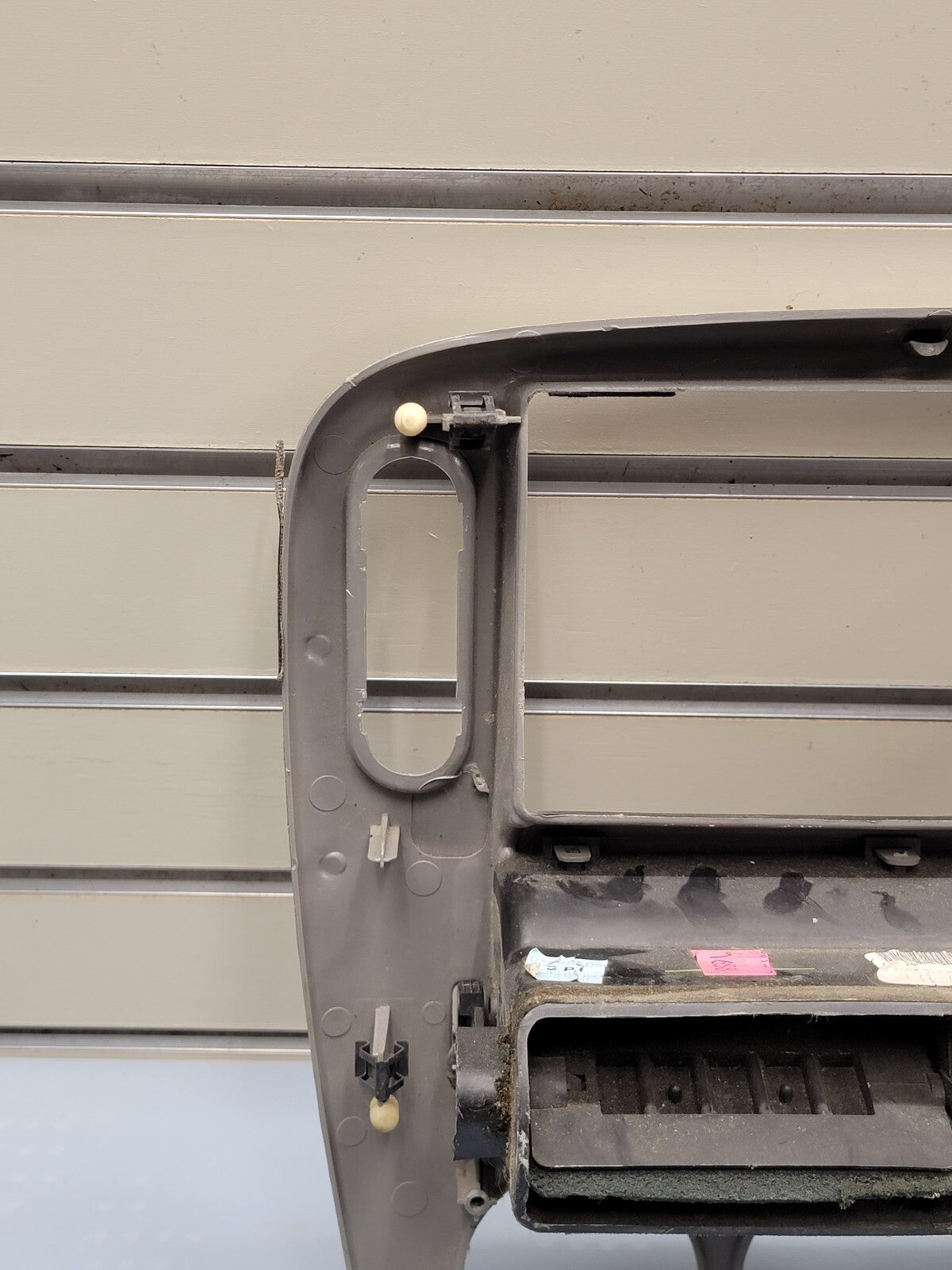 02-05 FORD EXPLORER RADIO AUDIO CLIMATE TEMPERATURE CONTROL BEZEL TRIM silver