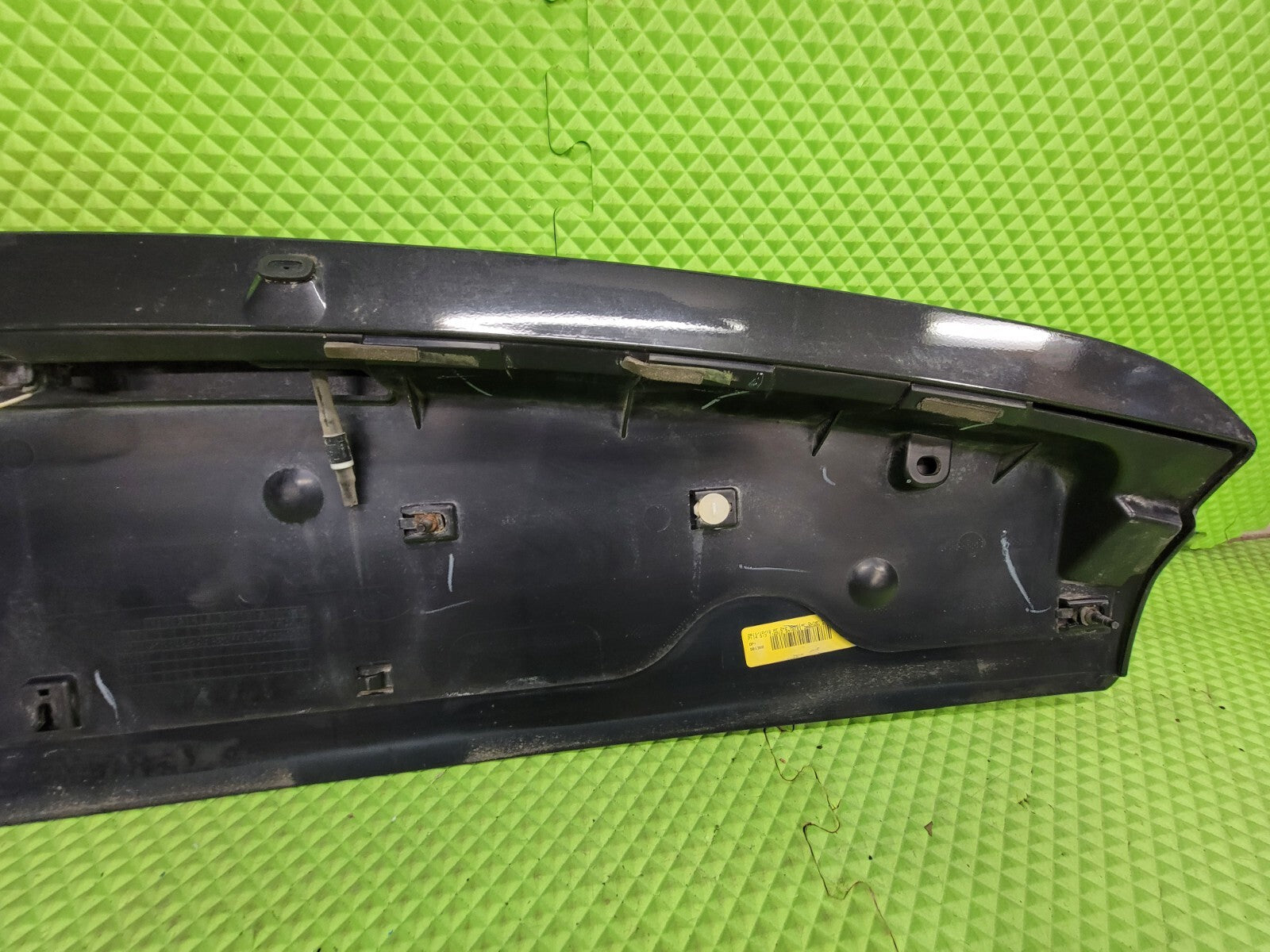 11-20 Dodge Grand Caravan Rear Upper Hatch Spoiler Wing Mount Break Light Blue