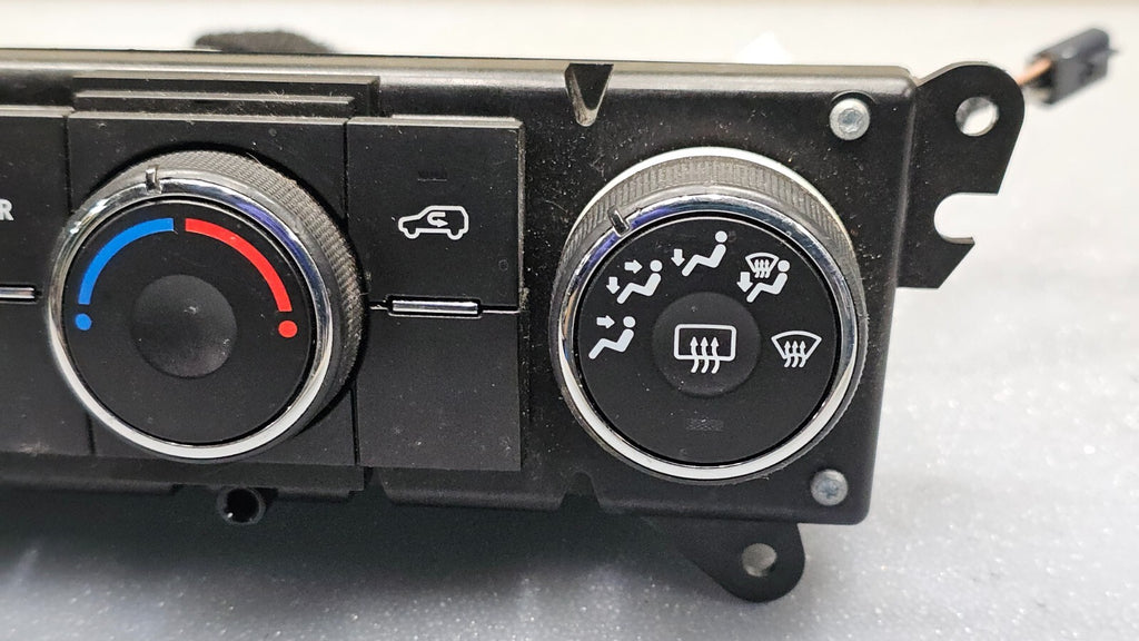 🔥09-12 CHEVY TRAVERSE DASH CENTER AC HEATER CLIMATE TEMPERATURE CONTROL UNIT