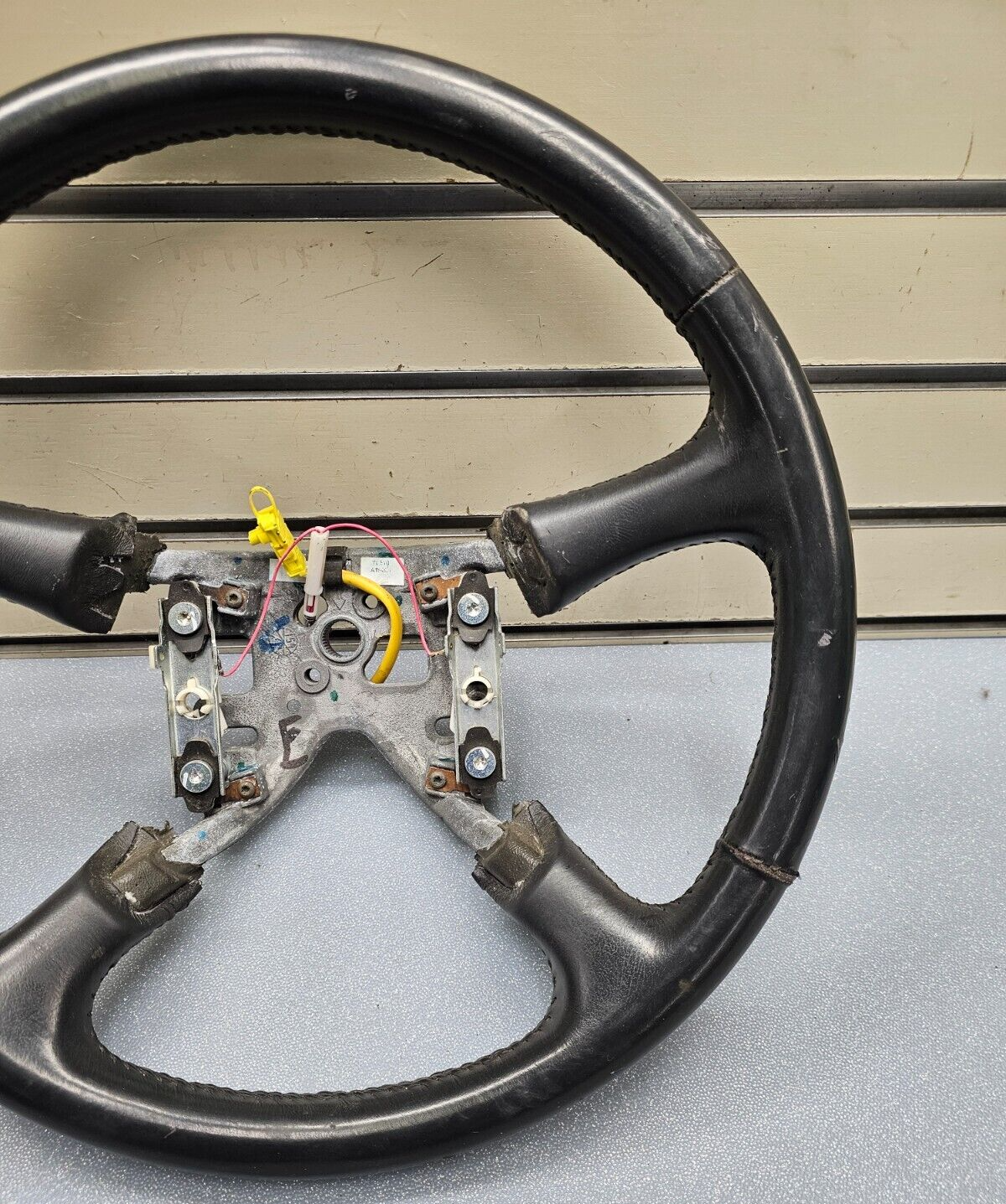 99-02 Chevy Silverado Tahoe Suburban Blazer SONOMA Steering Wheel Leather black