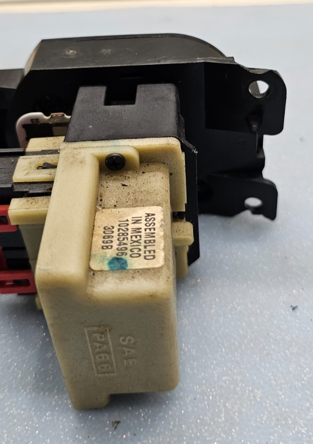 🔥2000-2005 Chevrolet Monte Carlo & Impala Dome Light Fog Light Switch OEM