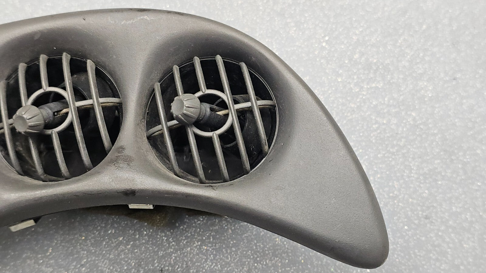 🔥00-05 Pontiac Bonneville Dash Left Driver  Air Vent Heater Conditioning Black