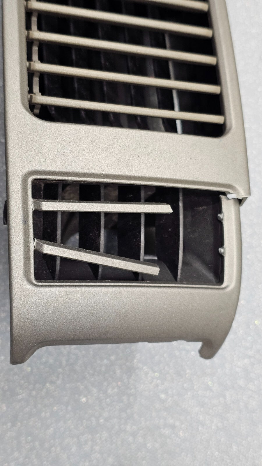 🔥05-15 NISSAN TITAN ARMADA QX56 DASH FRONT CENTER LEFT AIR VENT HEATER TRIM