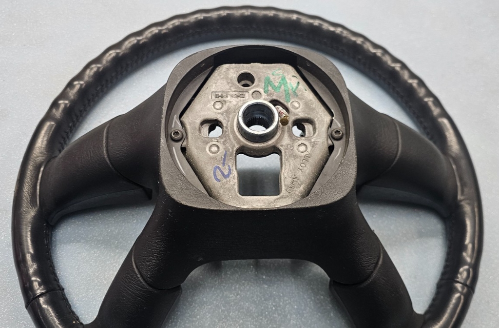 🔥03-06 SILVERADO SIERRA YUKON TAHOE SUBURBAN STEERING WHEEL LEATHER BLACK