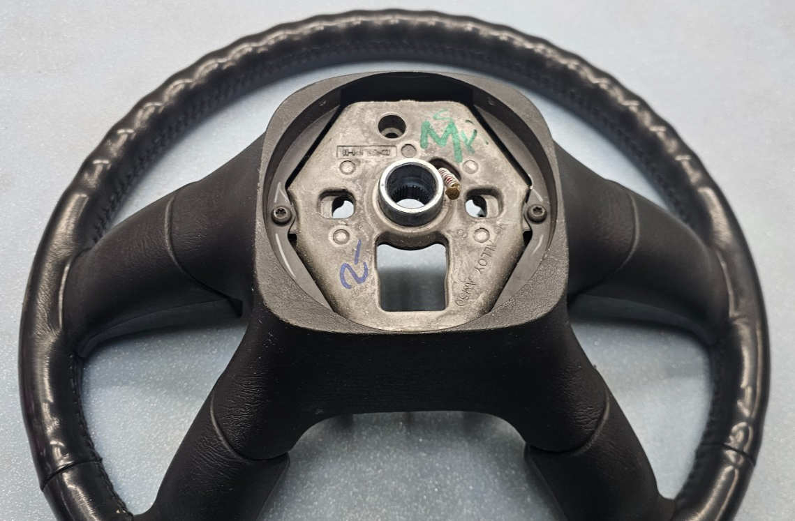 🔥03-06 SILVERADO SIERRA YUKON TAHOE SUBURBAN STEERING WHEEL LEATHER BLACK