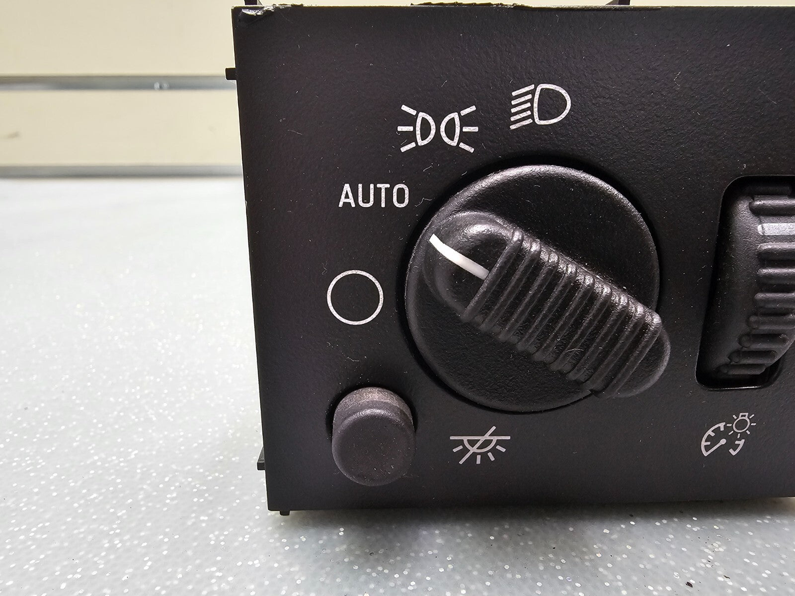 03-06 CHEVY SILVERADO GMC SIERRA HEADLIGHT DOME LIGHT DIMMER CONTROL SWITCH OEM