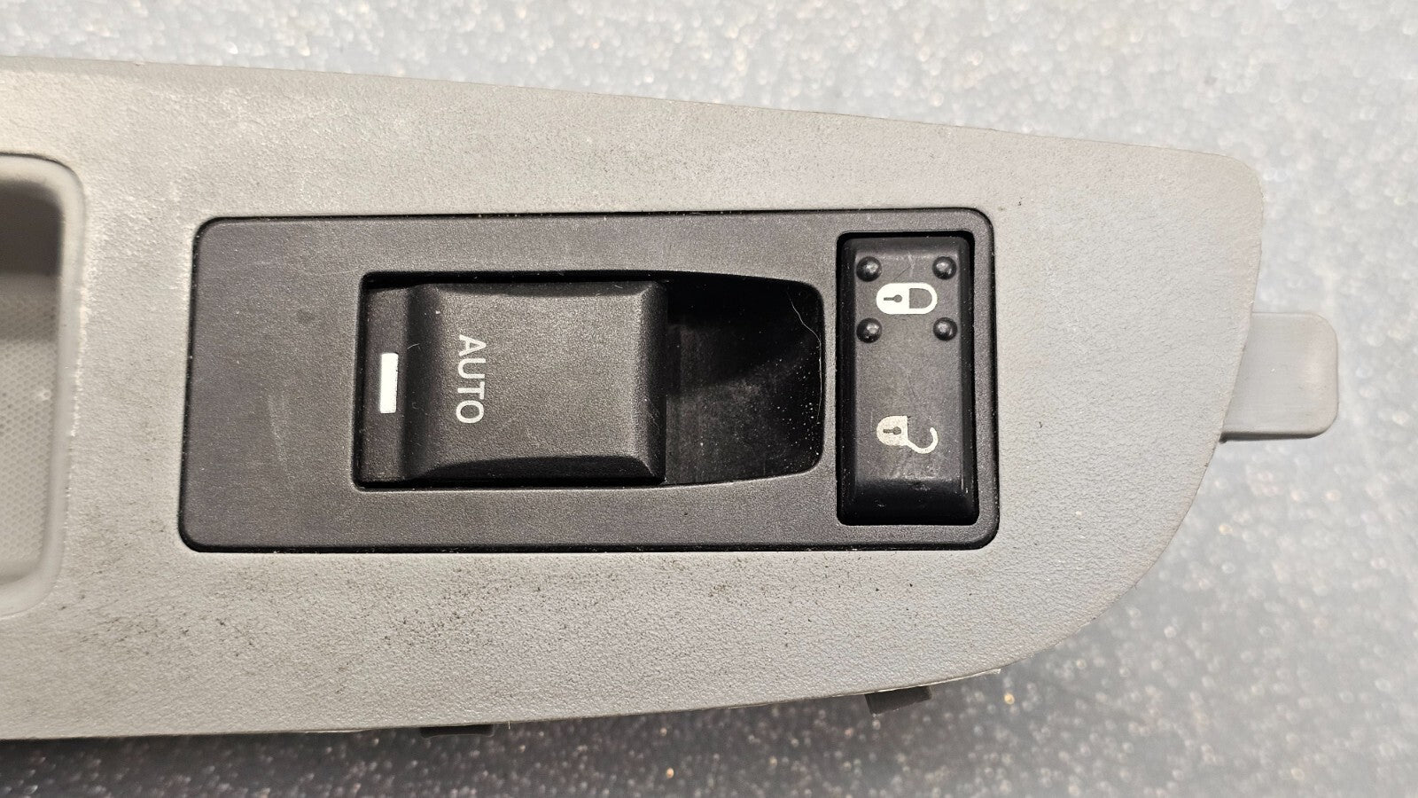 07-11 Charger Dakota Chrysler 200 300 Right Passenger Power Window Switch Gray