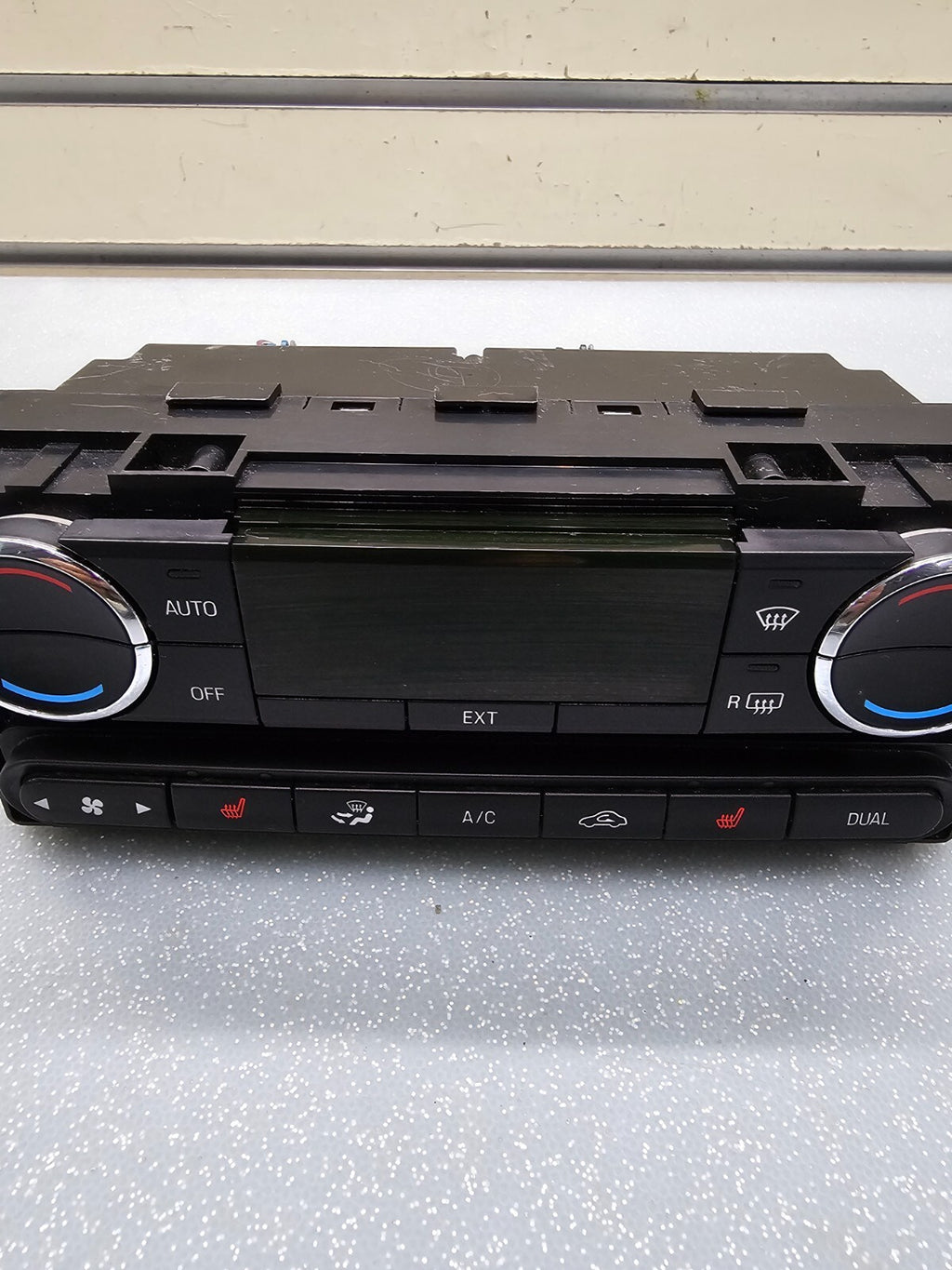 07-10 Ford Edge Dash Center A/C Heater Control Temperature Climate Control Unit