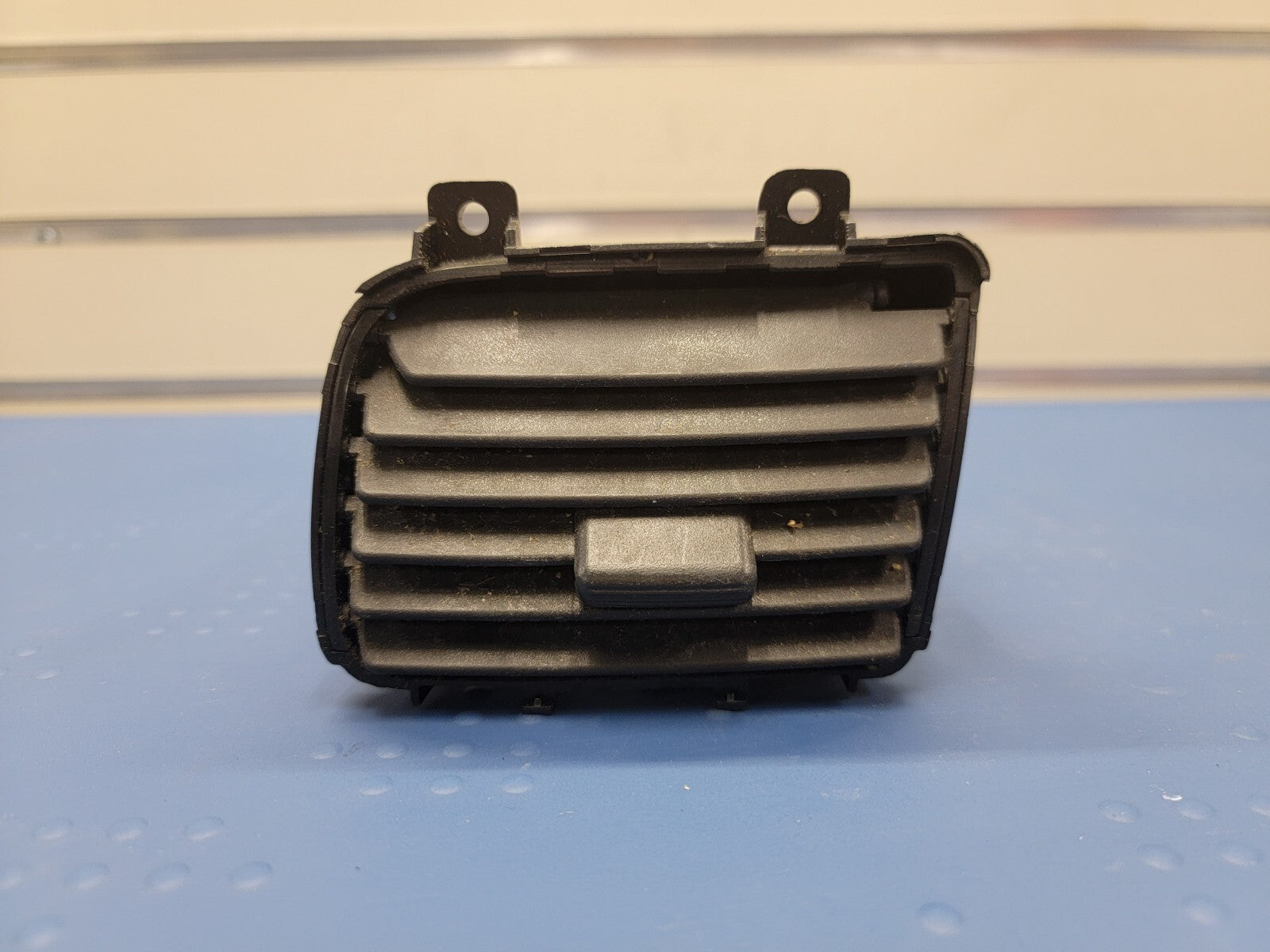 🔥2000-2006 Nissan SENTRA Center Dash BEZEL air vent RIGHT black