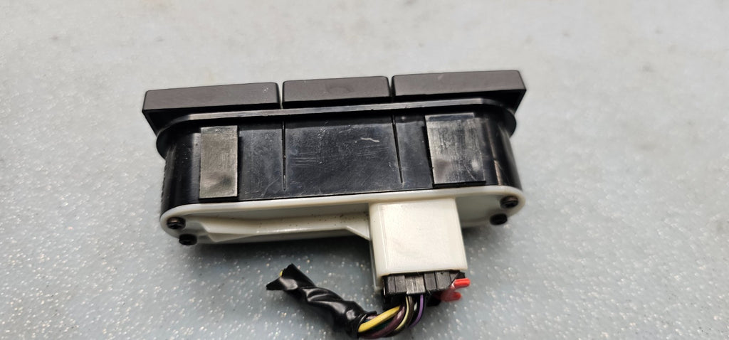 🔥06-09 FUSION MERCURY MILAN CENTER DASH HAZARD BUTTON SWITCH PASS RADIO BEZEL