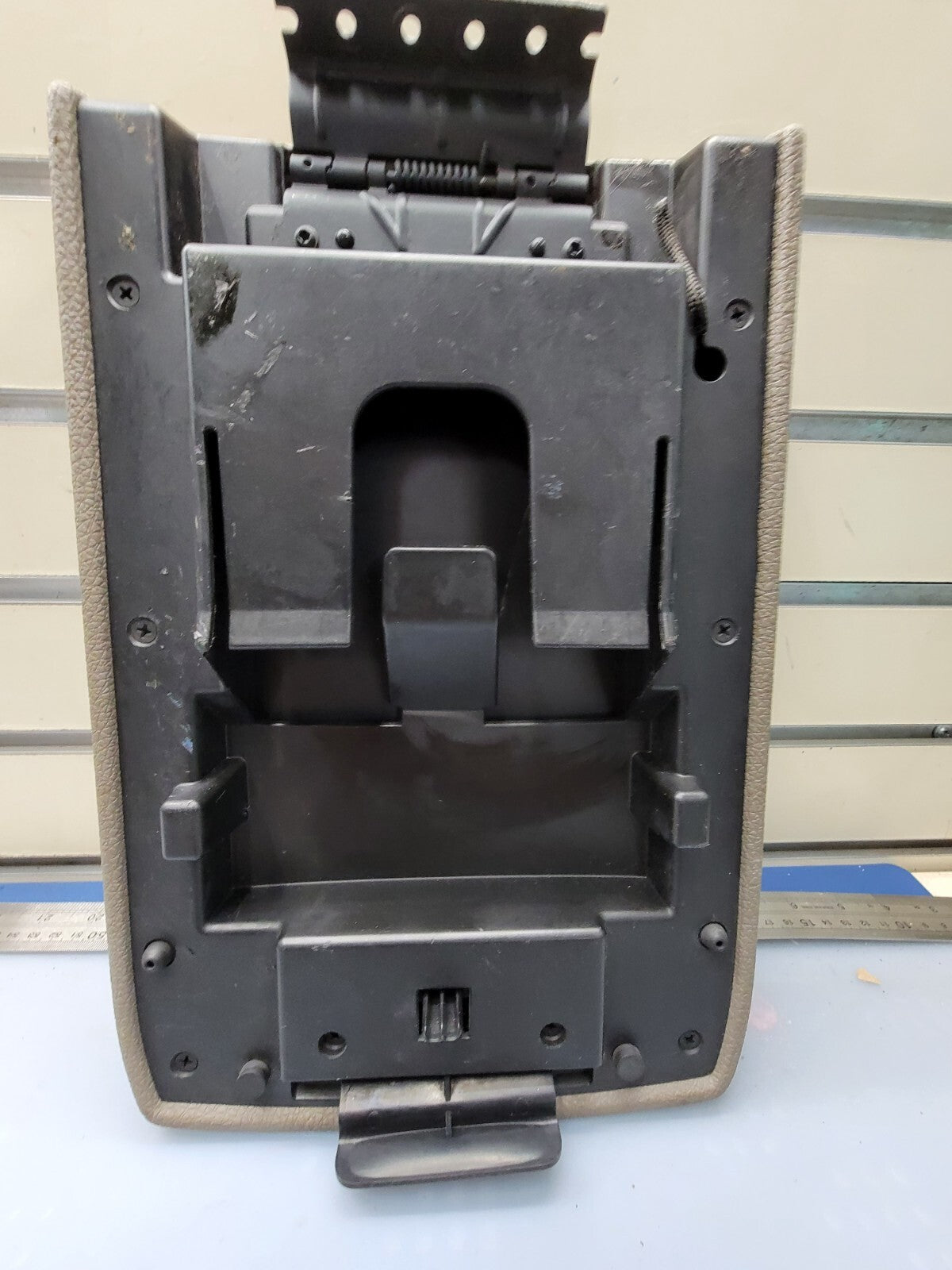 🔥06-09 FORD EXPLORER MERCURY MOUNTINEER CENTER CONSOLE ARM RESTER LID DARK TAN