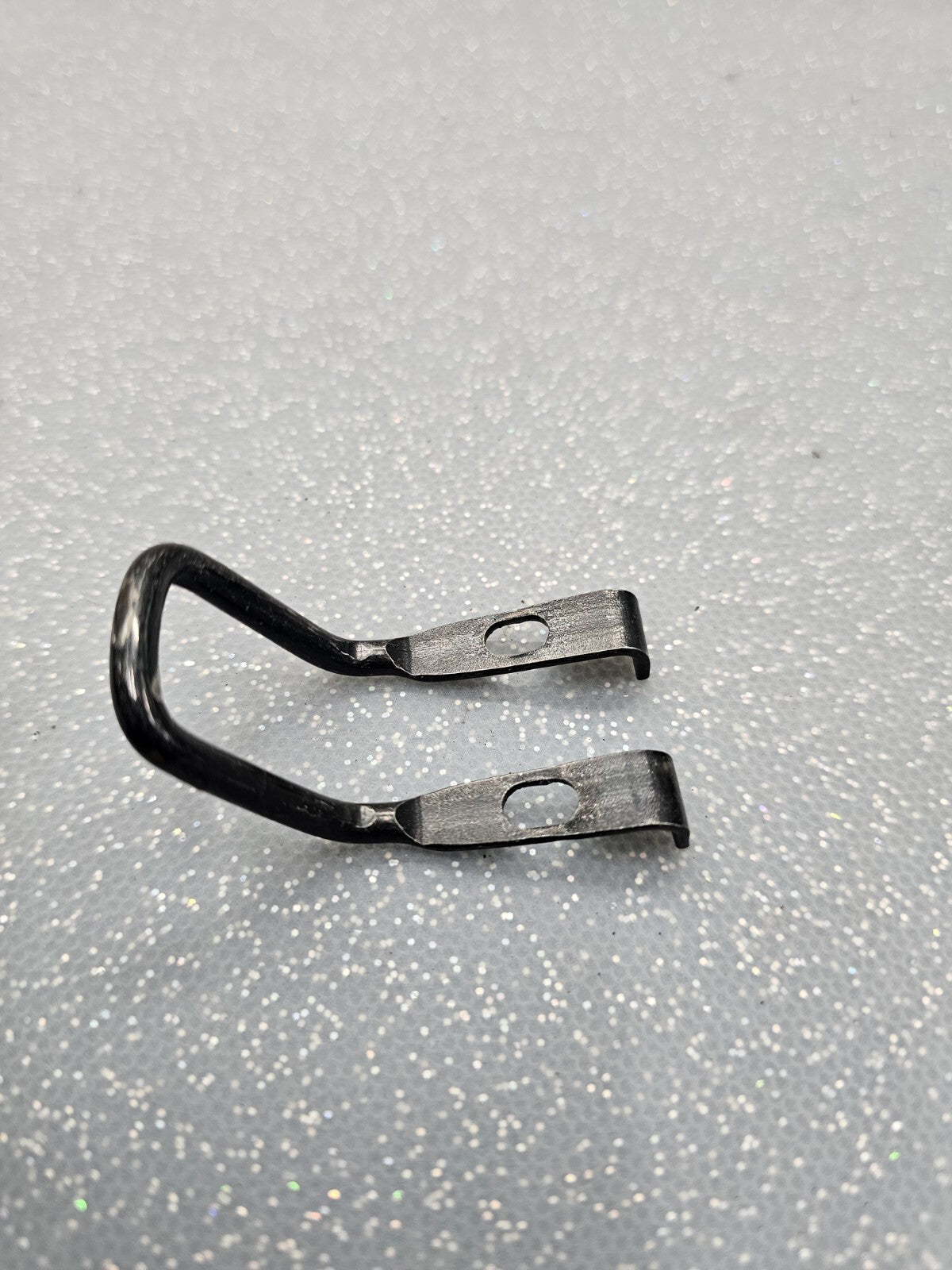 🔥2005-2009 CHEVROLET EQUINOX TORRENT GLOVE BOX LATCH STRIKER OEM GM