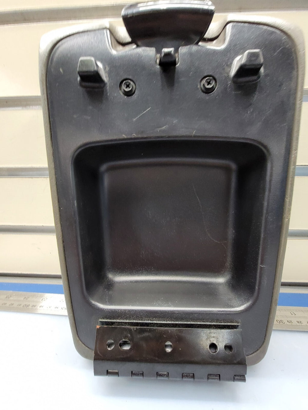 🔥2002-2007 Jeep Liberty Center Console Arm Rest Lid Black OEM