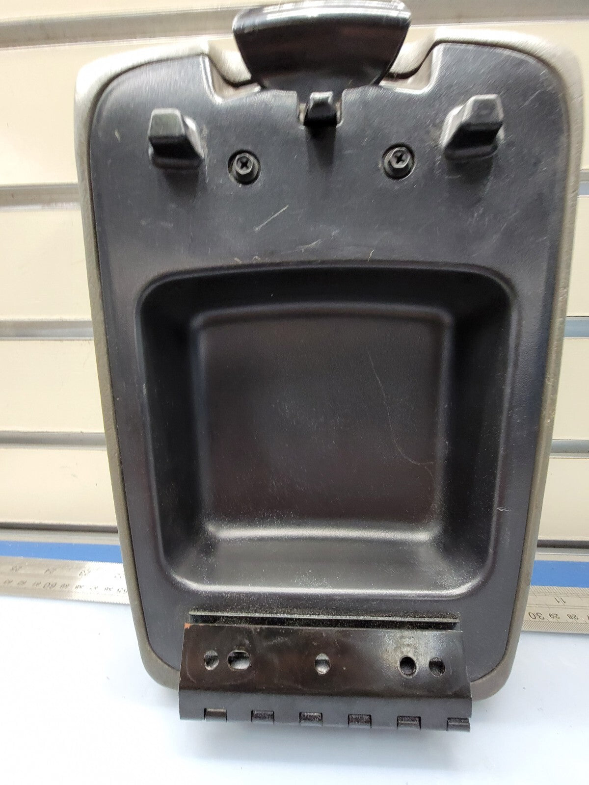 🔥2002-2007 Jeep Liberty Center Console Arm Rest Lid Black OEM
