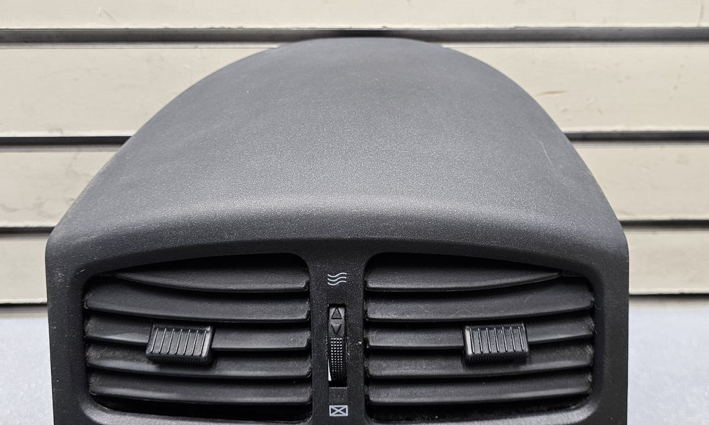 🔥01-06 HYUNDAI SANTA FE OEM BLACK CENTER DASH RADIO HEAT AC VENT TRIM BEZEL