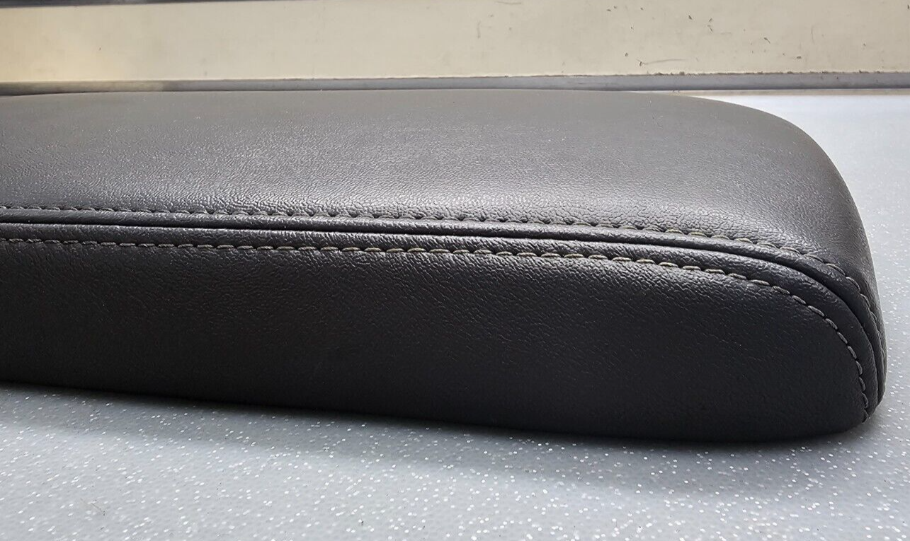 08-09 Sable Taurus Front Floor Center Console Armrest Lid Storage Assembly Black
