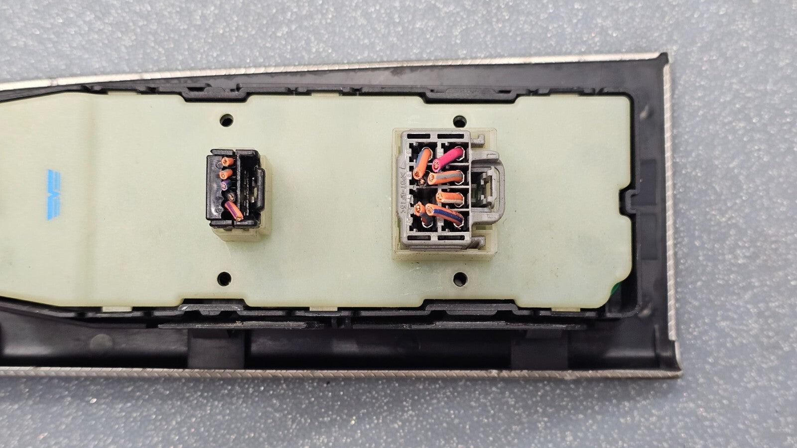 07-14 Charger 05-10 Grand Cherokee Left Driver Master Window Switch Lock Silver