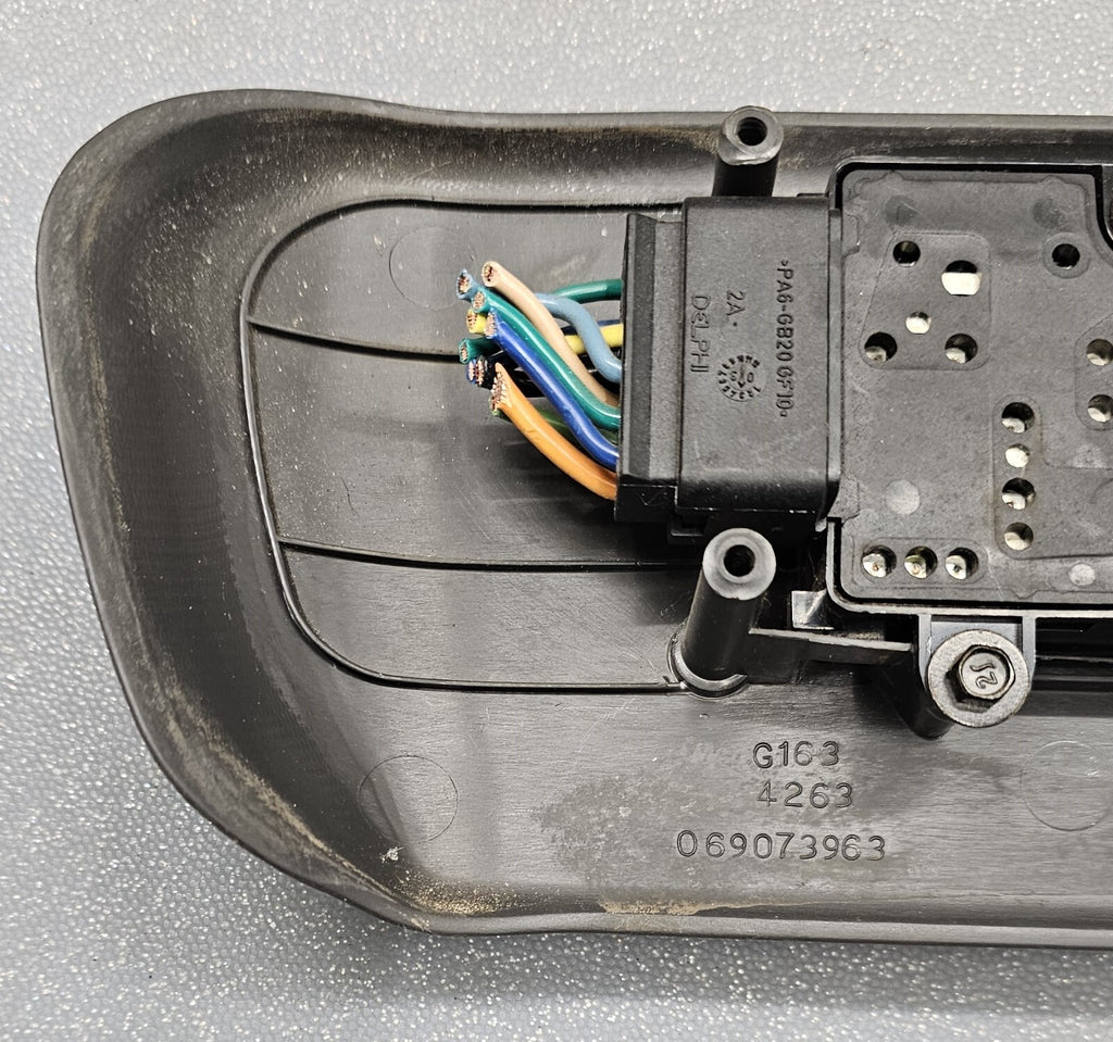 🔥03-06 SILVERADO SIERRA Front right  Power Seat Adjuster Heat SWITCH Bezel OEM