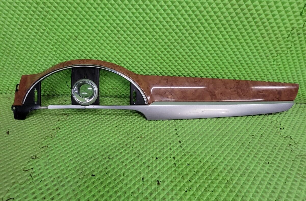 🔥08-12 BUICK ENCLAVE Center Dash Clock Instrument Panel Trim Woodgrain Silver