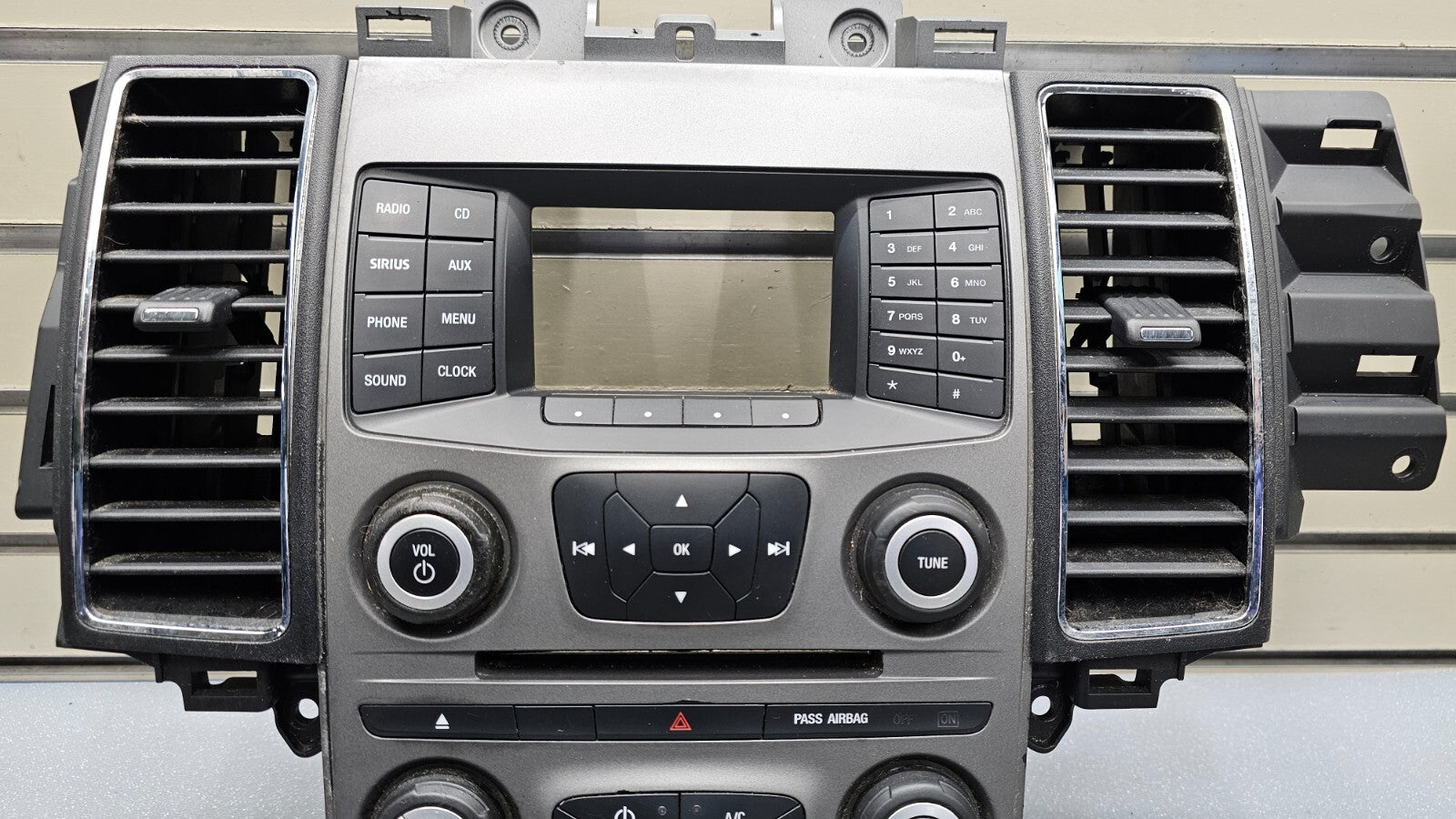 🔥13-16 FORD TAURUS RADIO/HEATER AC CLIMATE CONTROL SWITCH PANEL BEZEL SILVER