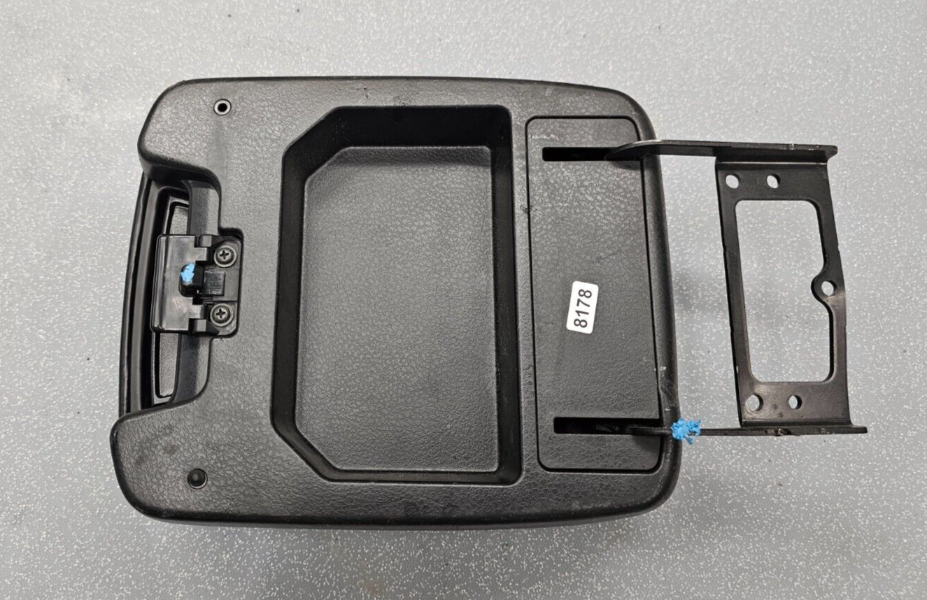🔥07-13 Suzuki Grand VITARA Center Console Floor Lid Armrest Assembly Graphite