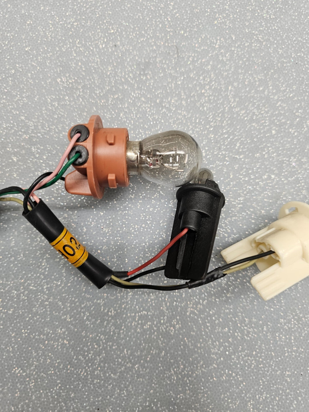 07-10 HYUNDAI ELANTRA TAIL LIGHT BRAKE LIGHT BULB SOCKET WIRING HARNESS ASSEMBLY
