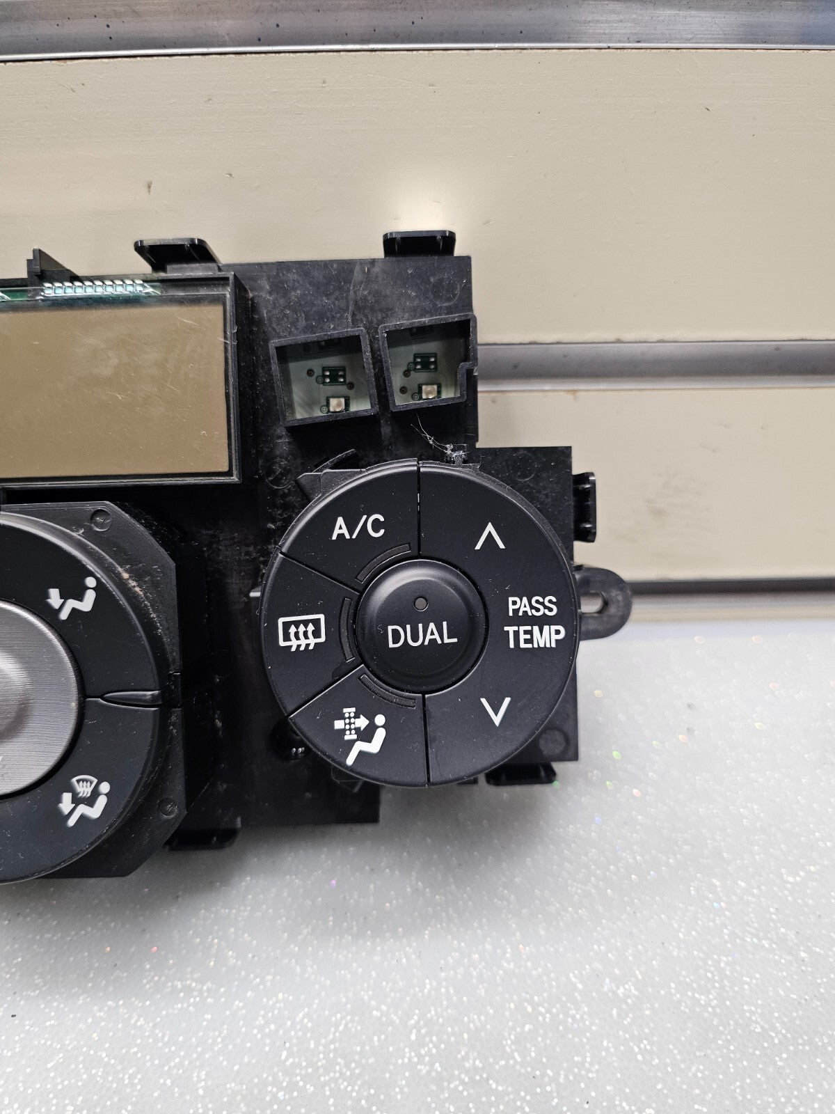 🔥06-12 Toyota RAV 4 Manual Ceneter Dash A/C Heater Climate Temperature Control