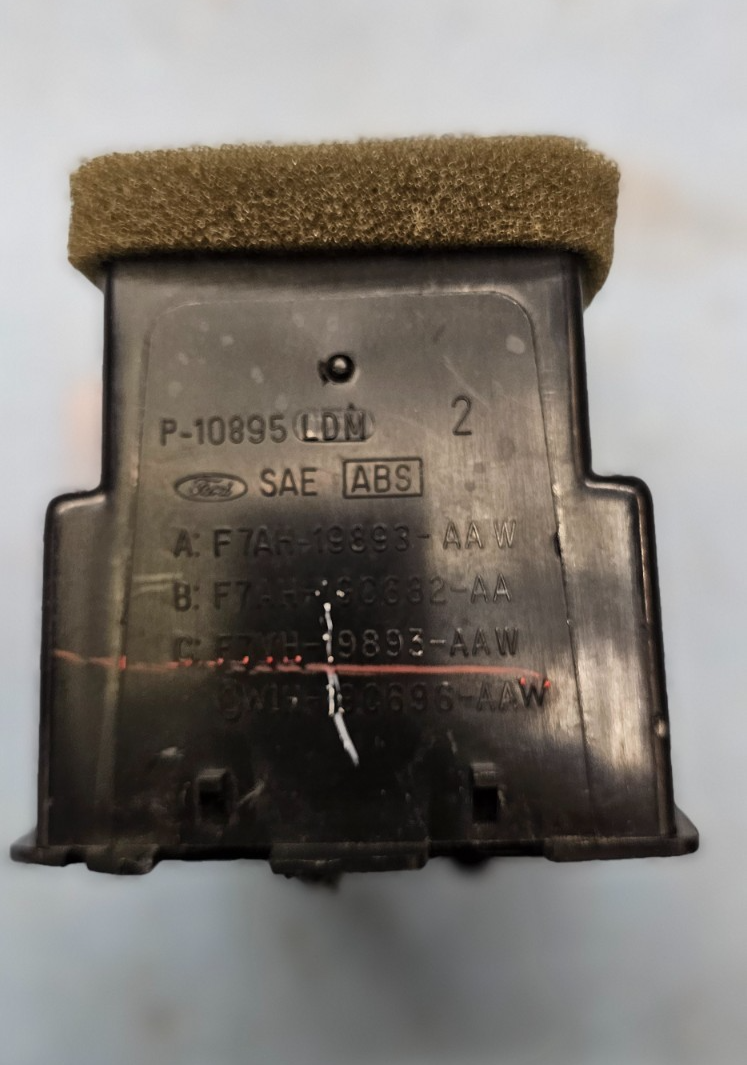 98-11 Grand Marquis Crown Victoria Dash Right Passenger AC Heater Air Vent Black