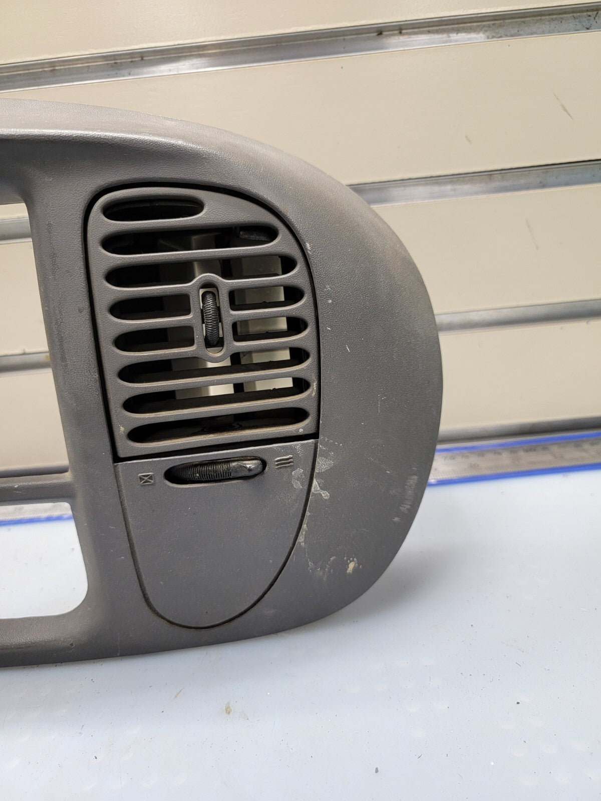 🔥97-03 Ford F150 Center Dash Radio Climate Trim BEZEL Panel AIRBG Line GRAY