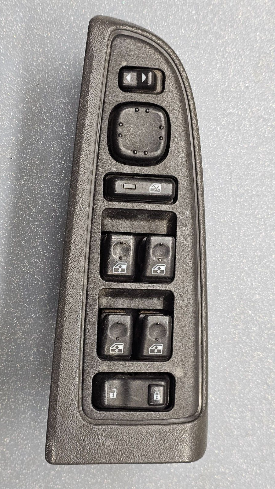 03-06 Silverado Sierra Power Left Driver Master Window Switch Assembly Black WS4
