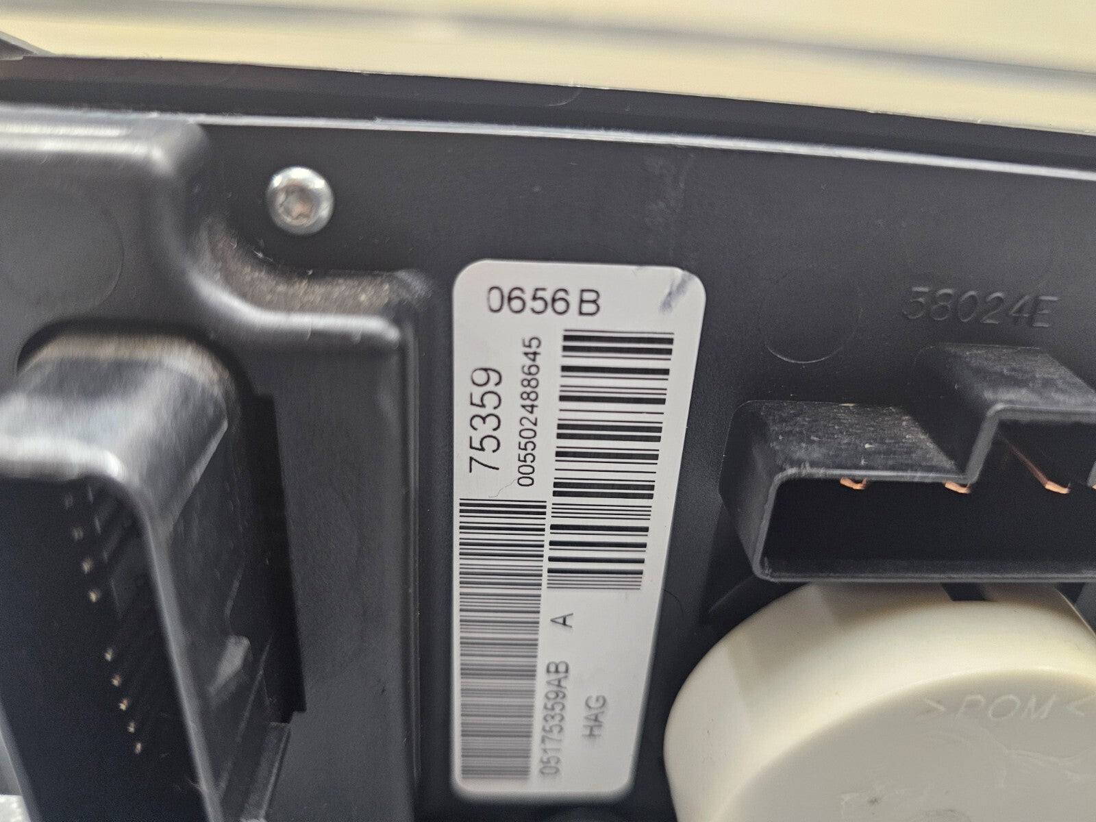 04-07 Dodge Caravan Town Country Dash AC Climate Temperature Heater Control OEM
